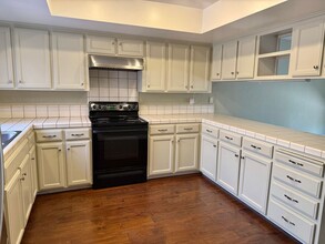 145 El Altillo in Los Gatos, CA - Building Photo - Building Photo