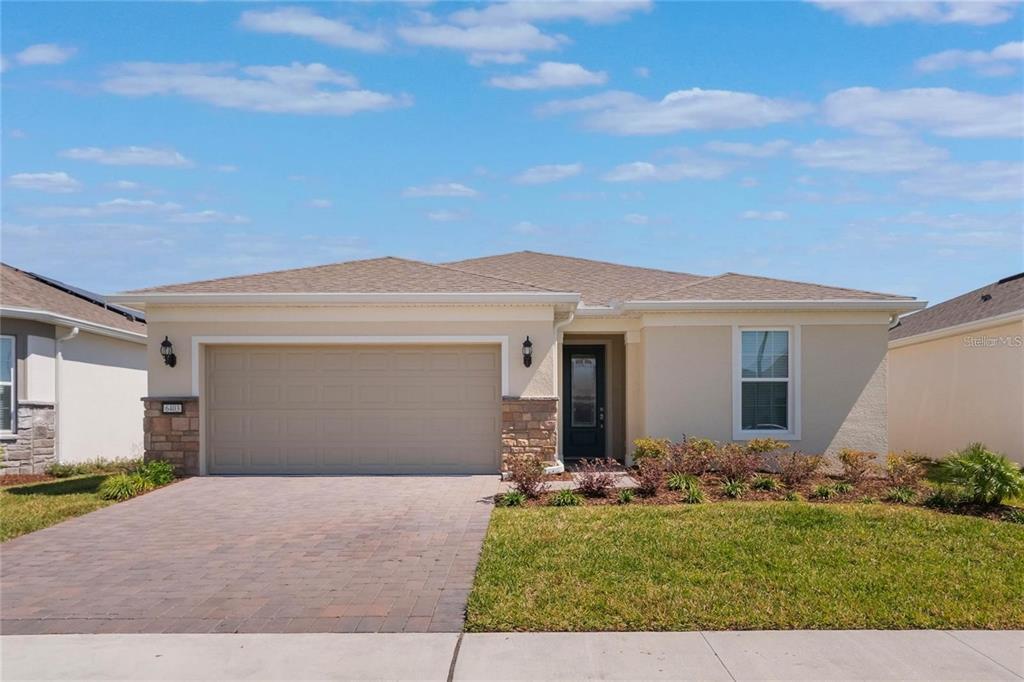 6403 Shimmering Shrs Ln in St. Cloud, FL - Building Photo