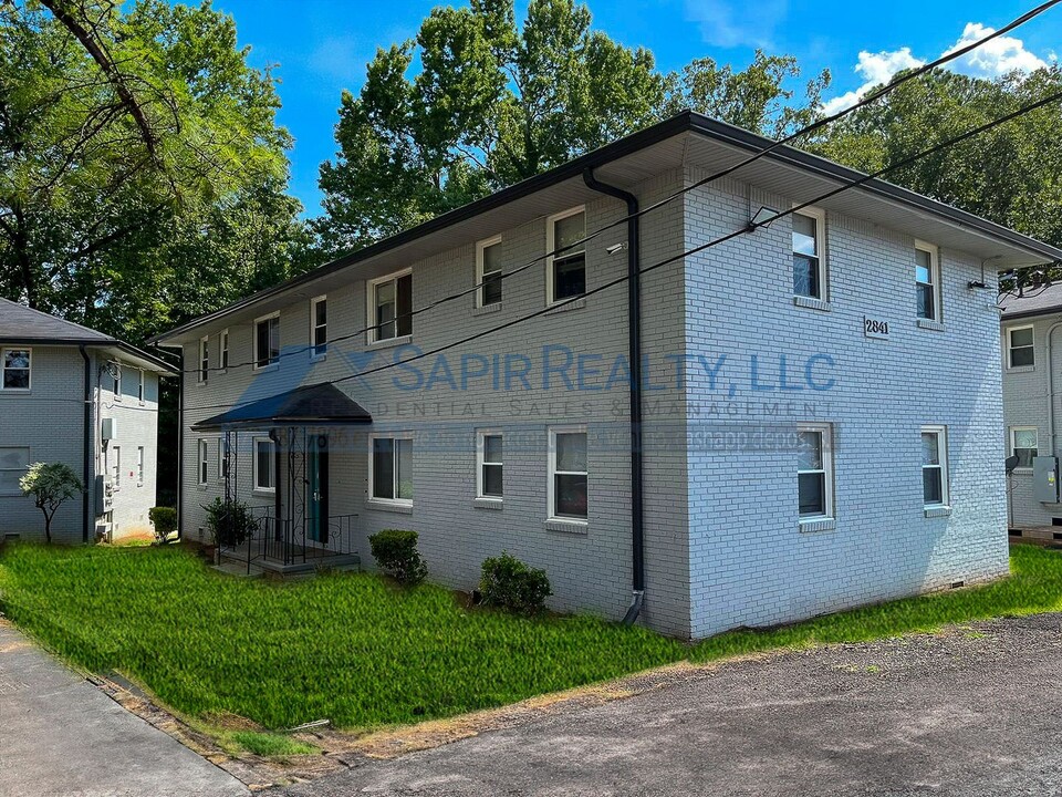 2841 Belvedere Ln in Decatur, GA - Building Photo