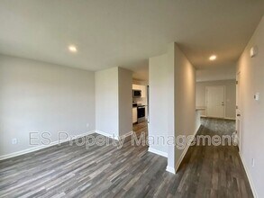 2809 W Kings Cyn Dr in Muncie, IN - Building Photo - Building Photo