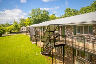 Southmont Apartments in Knoxville, TN - Foto de edificio - Building Photo