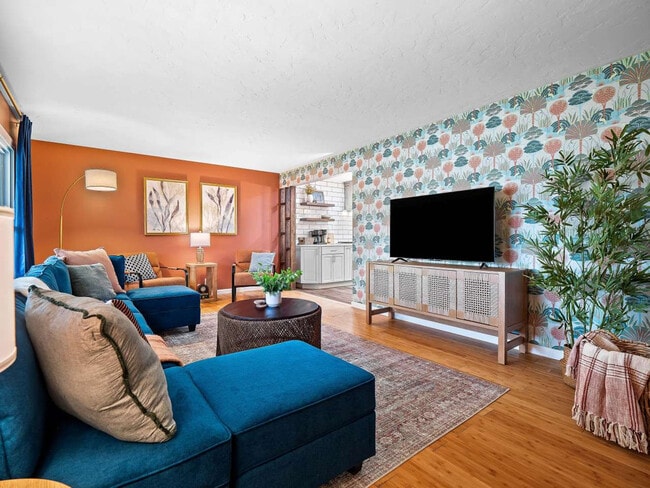 32071 Lake Rd, Unit SI ID1496051P in Avon Lake, OH - Foto de edificio - Building Photo