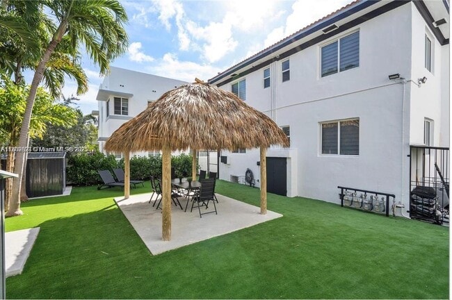 property at 815 W 39th St