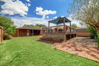 5819 Anaqua Dr in Houston, TX - Building Photo - Building Photo