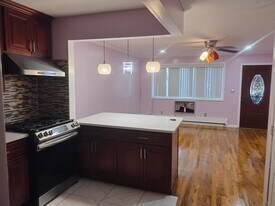 18938 113th Rd, Unit 1 in Saint Albans, NY - Building Photo