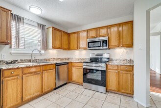 3625 Garden Springs Dr in Fort Worth, TX - Building Photo - Building Photo