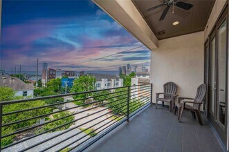 2110 Mason St in Houston, TX - Foto de edificio - Building Photo