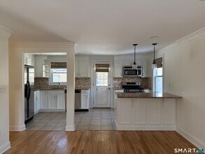 46 Prudence Dr in Stamford, CT - Building Photo - Building Photo