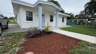 16221 E Bunche Park Dr in Opa Locka, FL - Building Photo