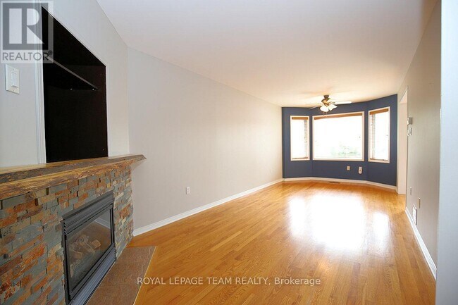 119 Blackdome Crescent in Ottawa, ON - Building Photo - Building Photo