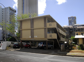 427 Kalaimoku St in Honolulu, HI - Building Photo - Building Photo