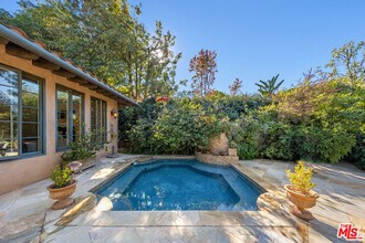 15401 Brownwood Pl in Los Angeles, CA - Building Photo - Building Photo