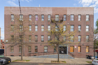 775 Blake Ave in Brooklyn, NY - Foto de edificio - Building Photo
