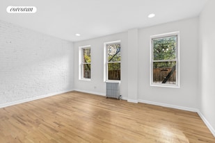53 W 106th St in New York, NY - Building Photo