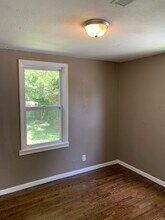 4914 Blue Ln in Kansas City, KS - Building Photo - Building Photo