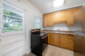 2219 W Pineridge Ct in Delray Beach, FL - Building Photo - Building Photo