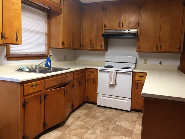 property at 3621 Quenby Dr