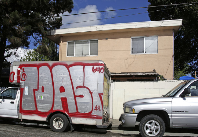 861 Moorpark St in Oakland, CA - Building Photo - Building Photo