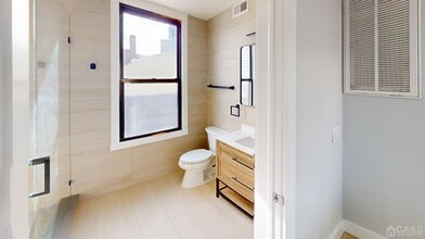 365 George St, Unit 4 in New Brunswick, NJ - Building Photo - Building Photo