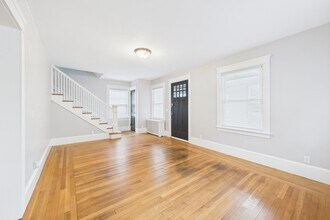 263 Narragansett St in Cranston, RI - Building Photo - Building Photo