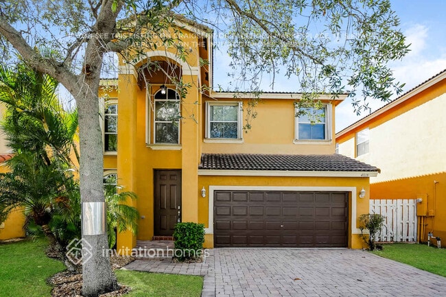 property at 4928 SW 38th Way