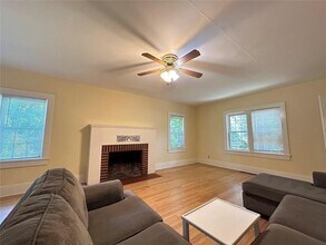 1055 Pollard Ave in Fayetteville, AR - Building Photo - Building Photo