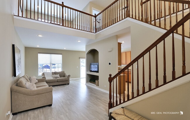 398 S Jade Ln in Round Lake, IL - Building Photo - Building Photo