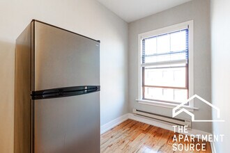 2907 N Mildred Ave, Unit 3C in Chicago, IL - Foto de edificio - Building Photo