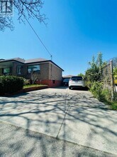 24 Highview Ave in Toronto, ON - Building Photo - Building Photo