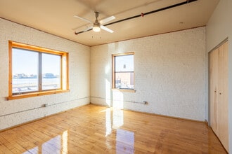 Bucktown Lofts in Davenport, IA - Foto de edificio - Interior Photo