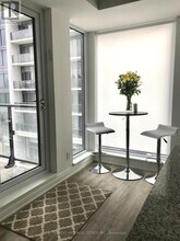 9618 Yonge St in Richmond Hill, ON - Building Photo - Building Photo