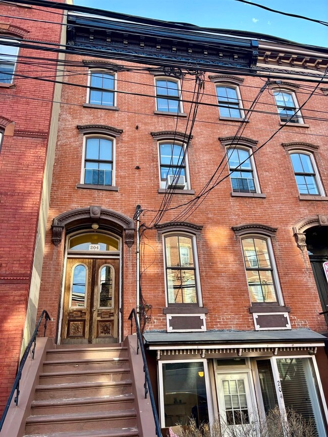 property at 204 Warren St