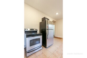 308 E 32nd St in Austin, TX - Foto de edificio - Building Photo