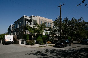 2299 Burrard St in Vancouver, BC - Building Photo