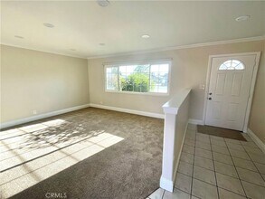 14332 Thunderbird Cir in Huntington Beach, CA - Building Photo - Building Photo