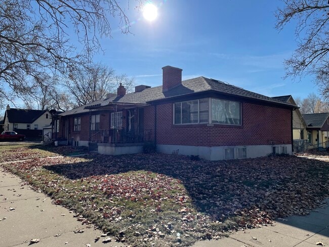 2401 Van Buren Ave, Unit 2401 Van Buren