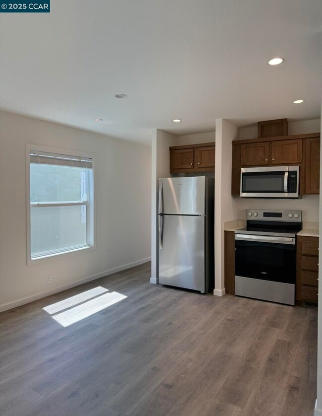 418 N School St in Lodi, CA - Building Photo - Building Photo