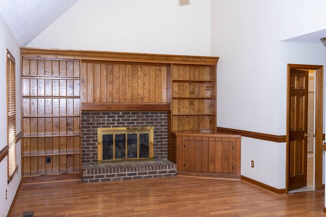 2704 Moorsfield Ct in Raleigh, NC - Foto de edificio - Building Photo