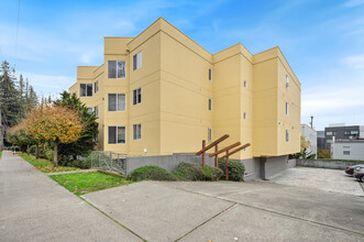 Lake Union Terrace Apartments in Seattle, WA - Foto de edificio - Building Photo