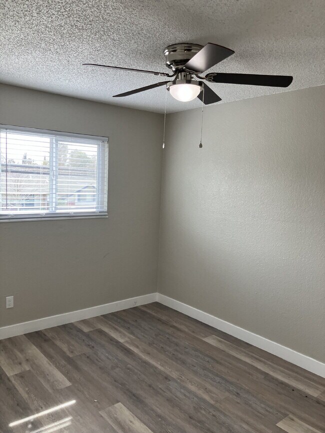3102 College Ave in Merced, CA - Building Photo - Building Photo
