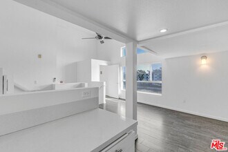 4980 S Centinela Ave in Los Angeles, CA - Building Photo - Building Photo