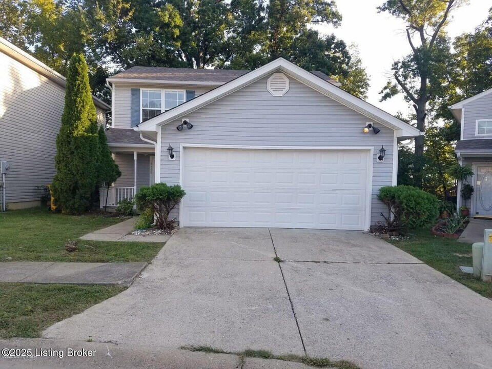 6308 Cottage Field Cir in Louisville, KY - Building Photo