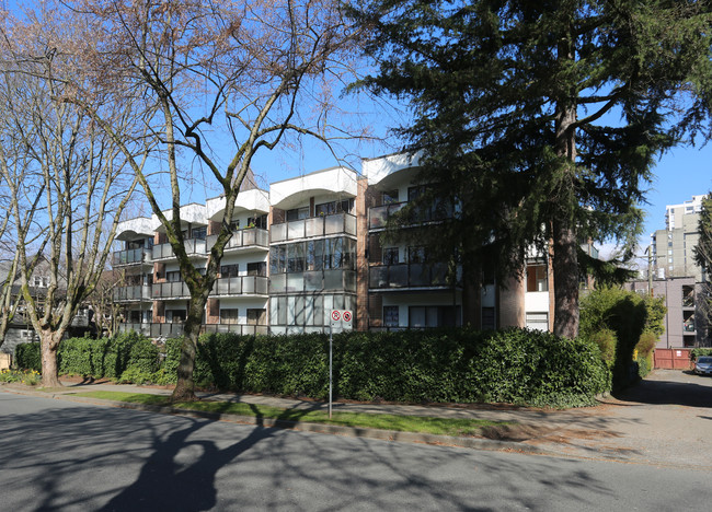 The Admiral in Vancouver, BC - Building Photo - Building Photo