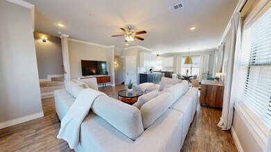 636 Clay St in Bryan, TX - Building Photo - Building Photo