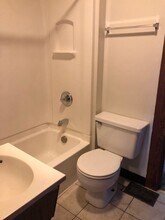 414 E Hillside Dr in Bloomington, IN - Building Photo - Building Photo