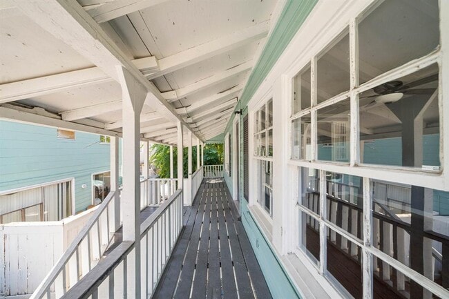 2404 Yoakum Blvd photo'