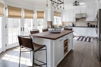 28 Thomas Ave in East Hampton, NY - Building Photo - Building Photo