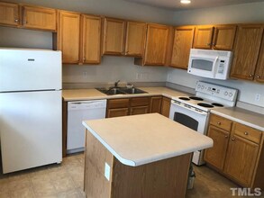 7938 Averette Hill Dr in Raleigh, NC - Building Photo - Building Photo