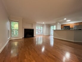 2512 Cranbrook Ln in Charlotte, NC - Building Photo