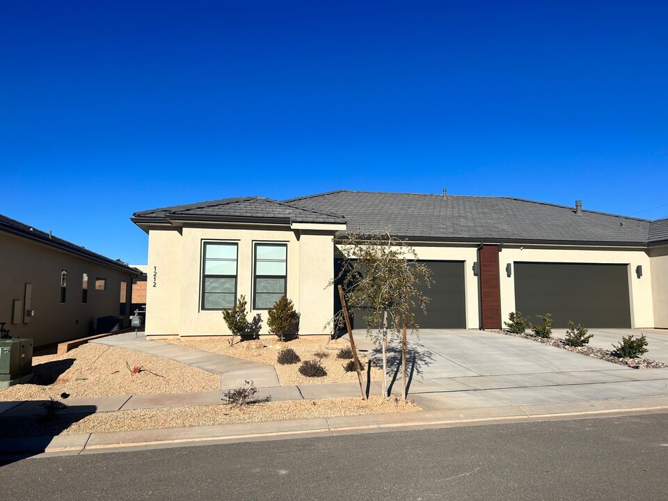 1212 Hopewell Dr in Saint George, UT - Building Photo